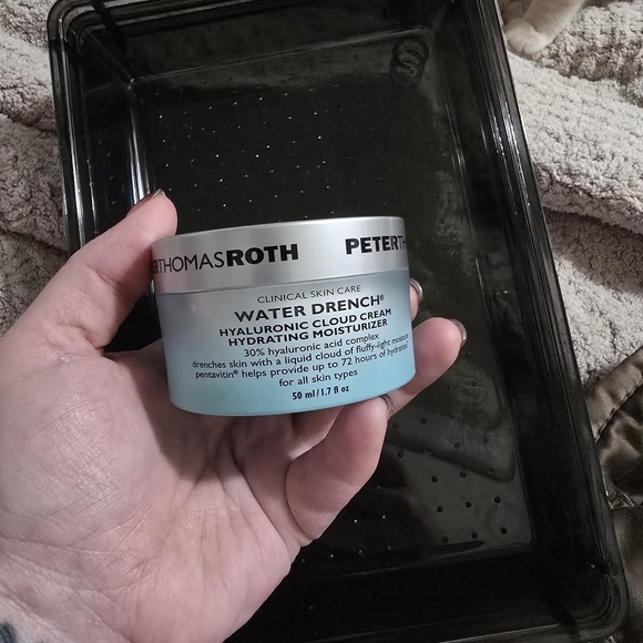 Peter Thomas Roth Water Drench Cloud Cream - Picture 3 of 5